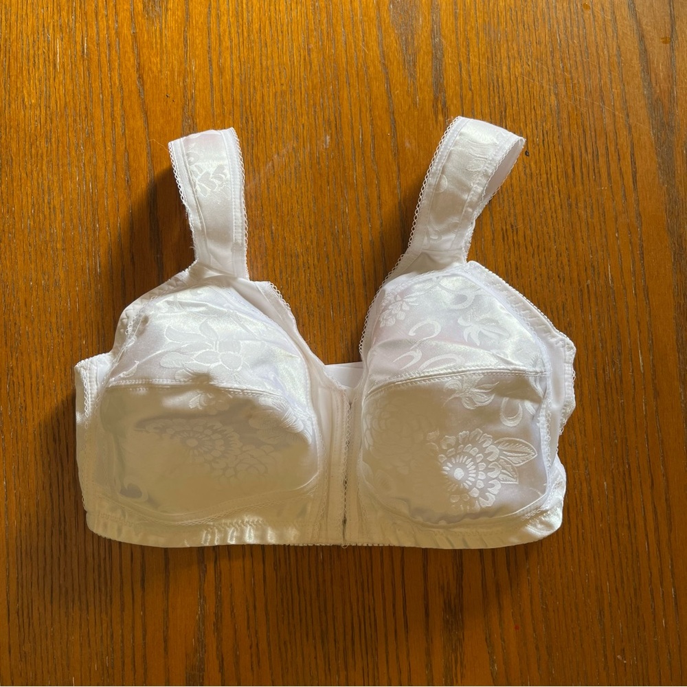 Elegant White Floral Women's Full Coverage Bra 36DD Wide Adjustable Straps